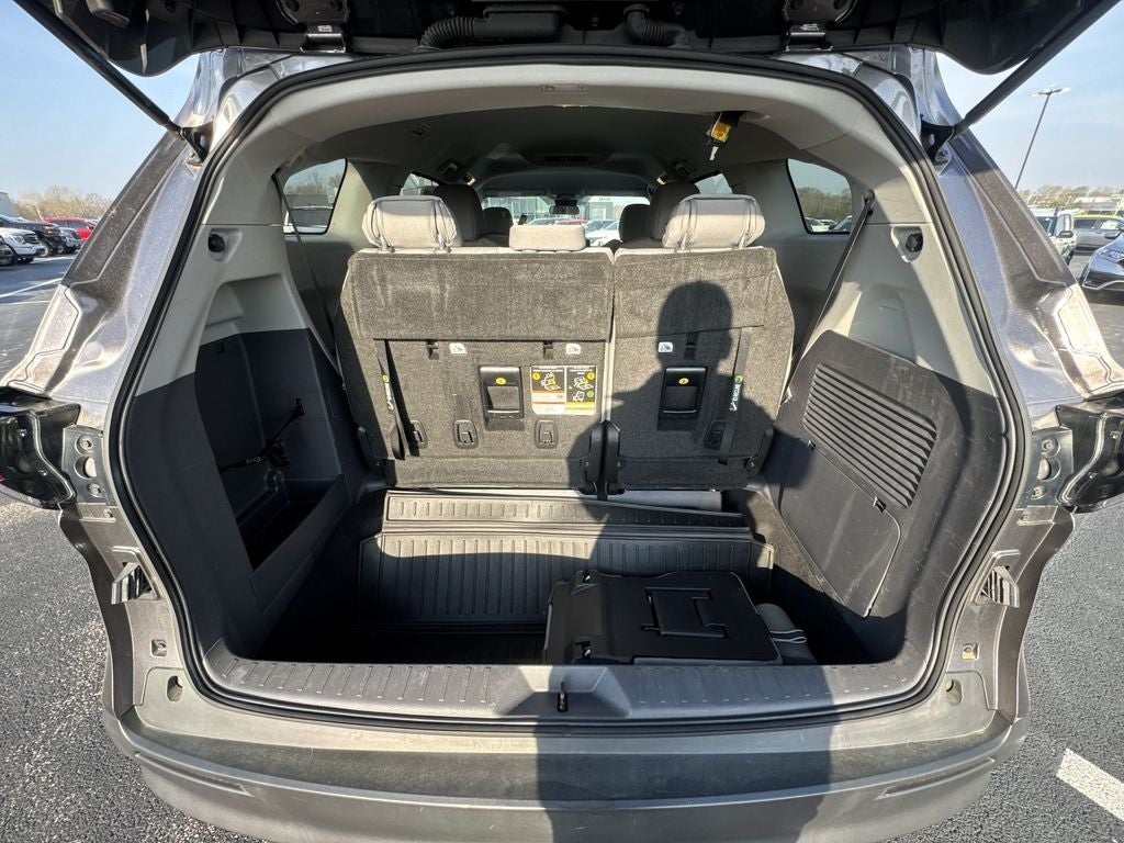 2022 Toyota Sienna LE 8 Passenger