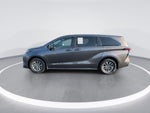 2022 Toyota Sienna LE 8 Passenger