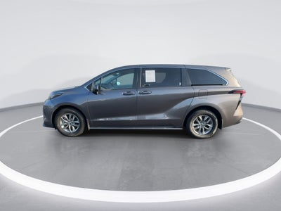 2022 Toyota Sienna LE 8 Passenger
