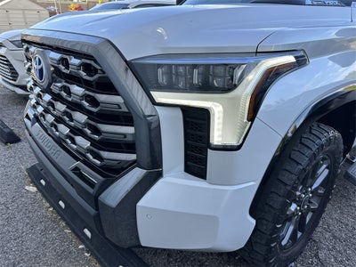 2022 Toyota Tundra Hybrid Platinum