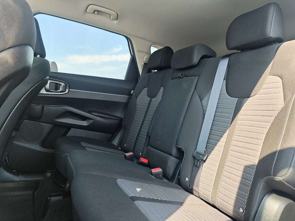 2025 Kia Sorento LX