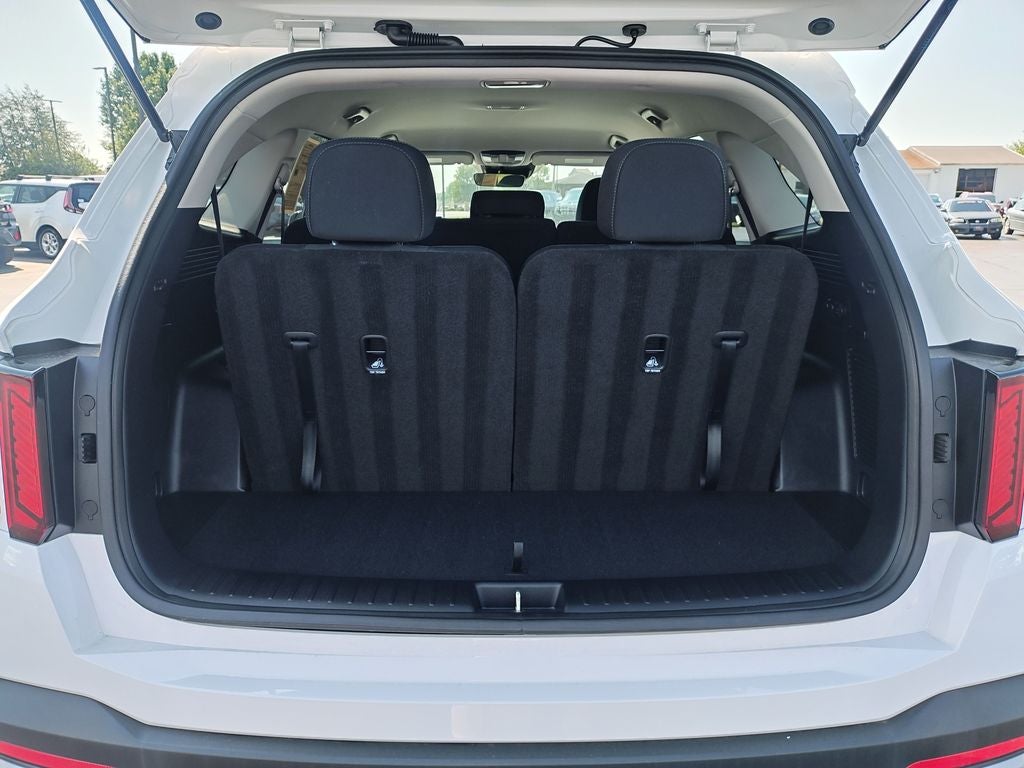 2025 Kia Sorento LX