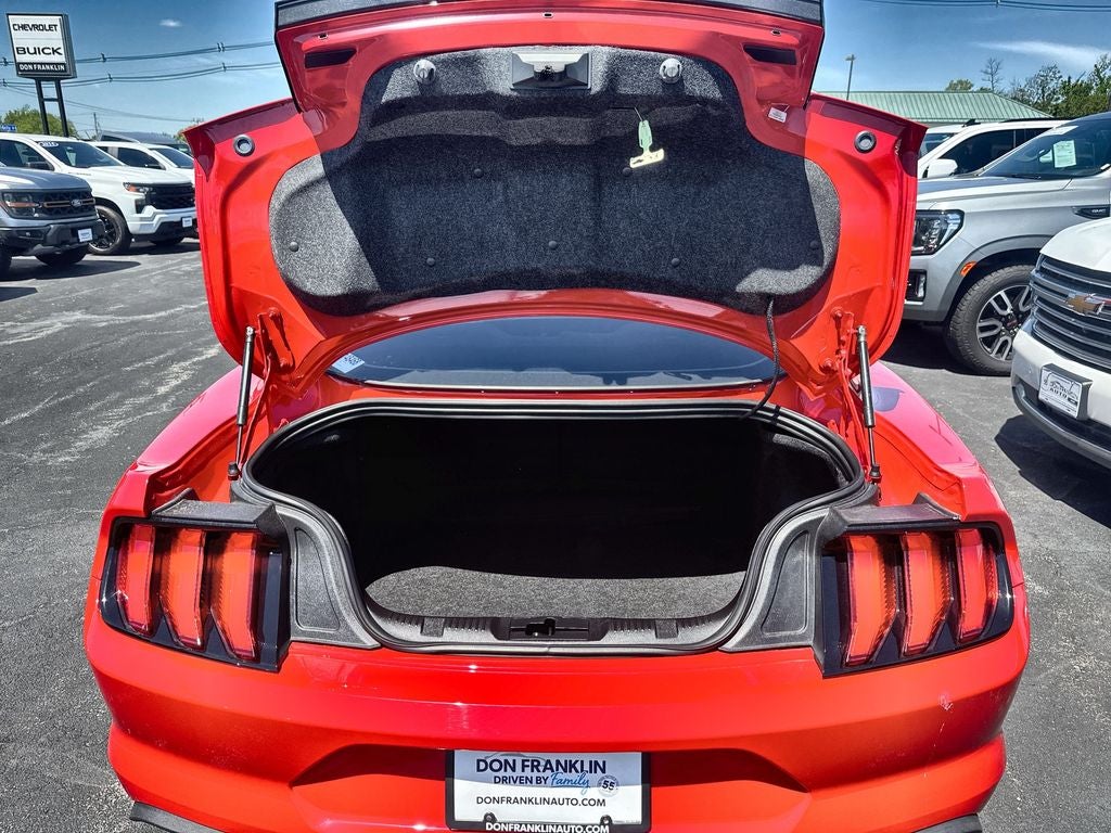 2022 Ford Mustang EcoBoost