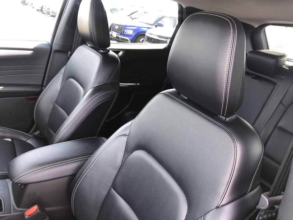 2025 Ford Escape Platinum