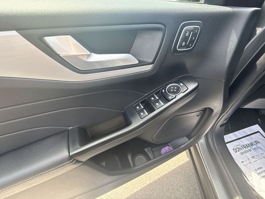 2025 Ford Escape Platinum