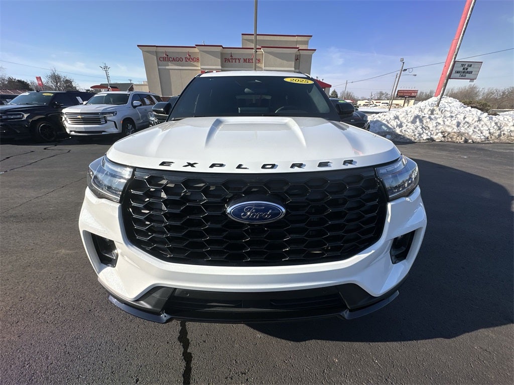 2025 Ford Explorer ST-Line