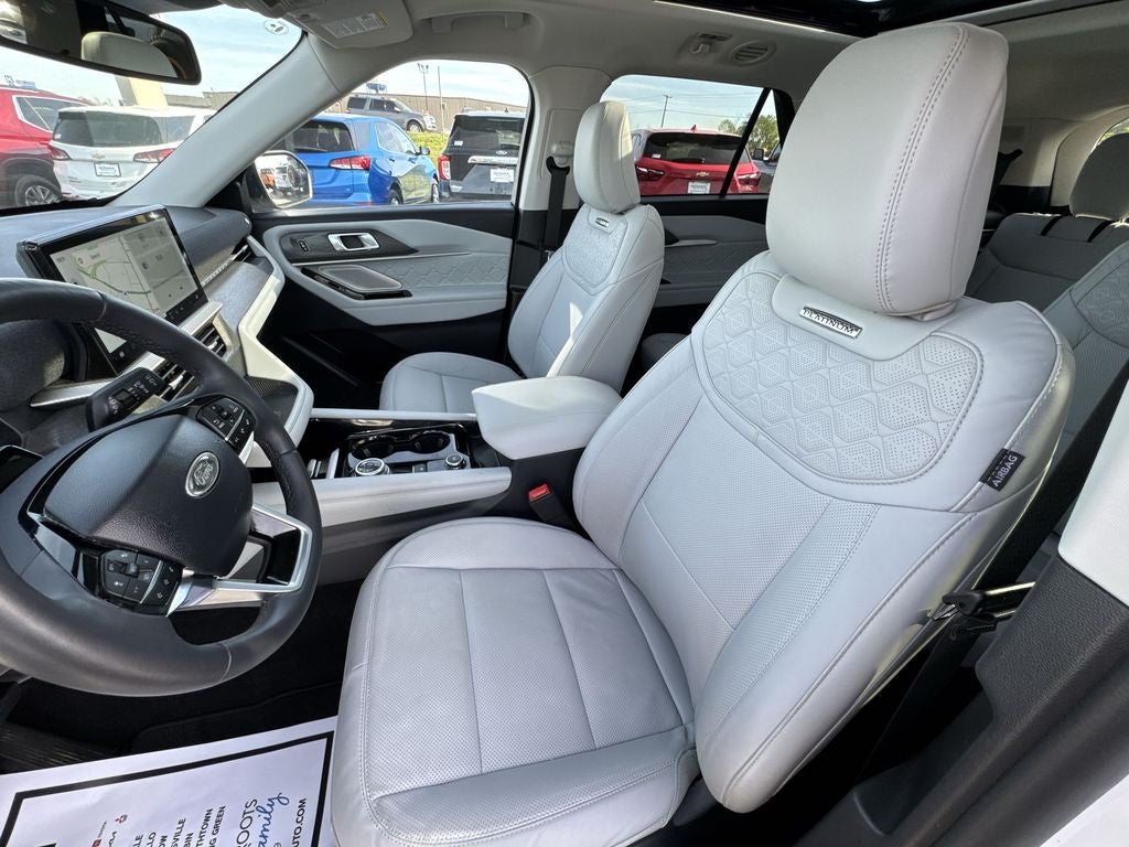 2025 Ford Explorer Platinum