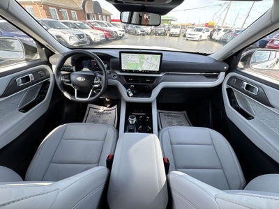 2025 Ford Explorer Platinum