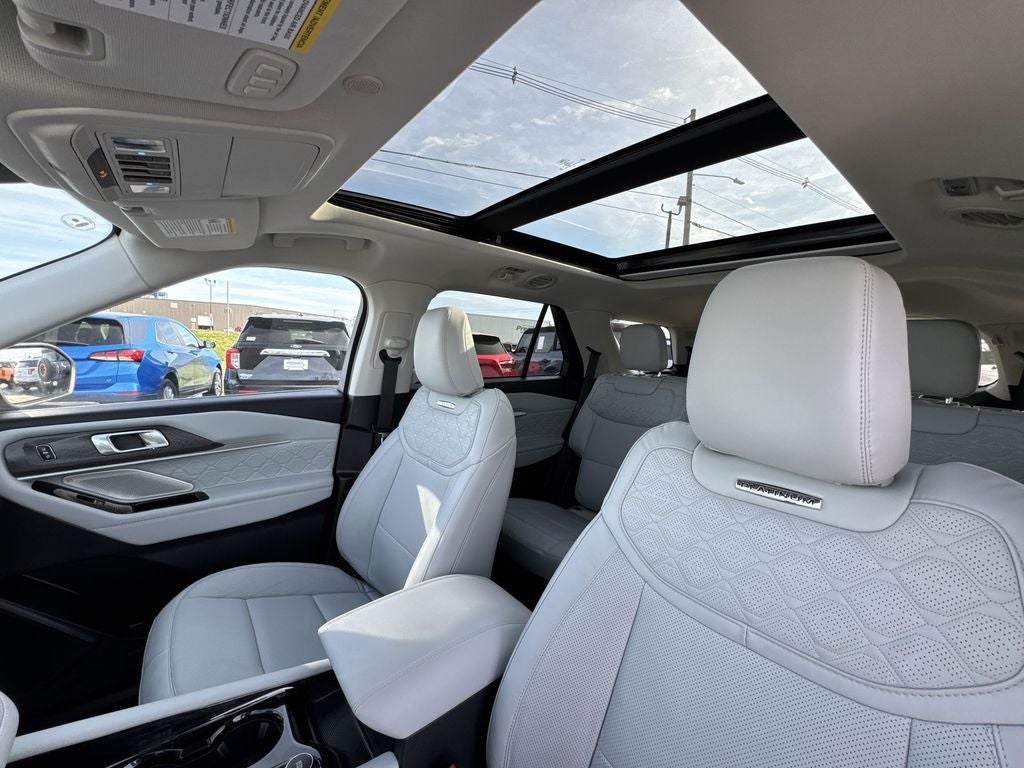 2025 Ford Explorer Platinum