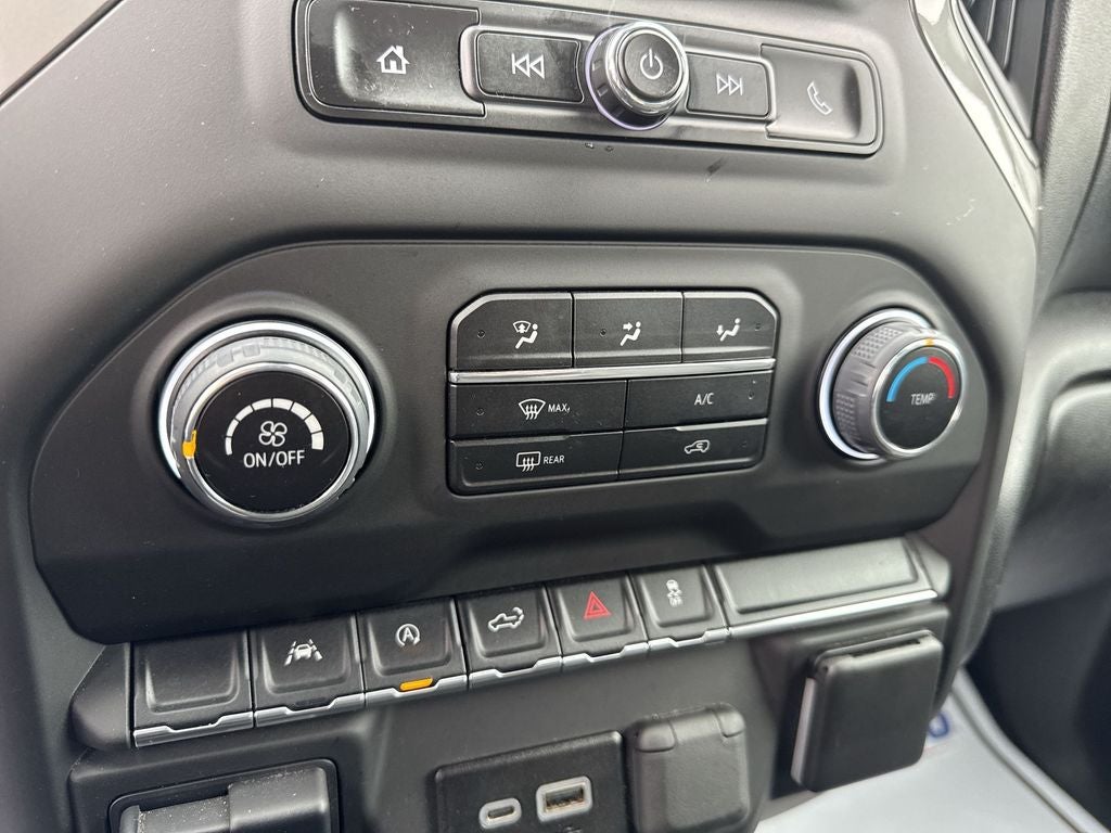 2024 Chevrolet Silverado 1500 Custom