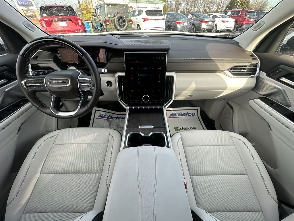 2025 GMC Acadia Denali