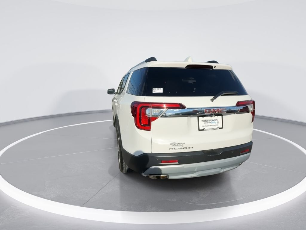 2023 GMC Acadia SLT