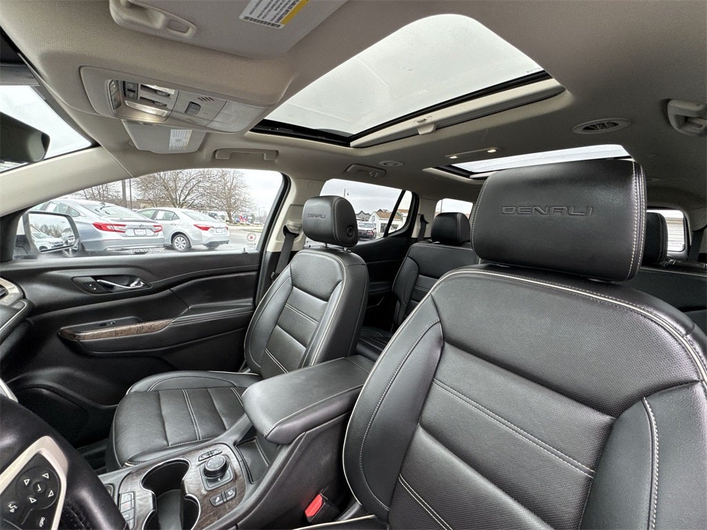2022 GMC Acadia Denali