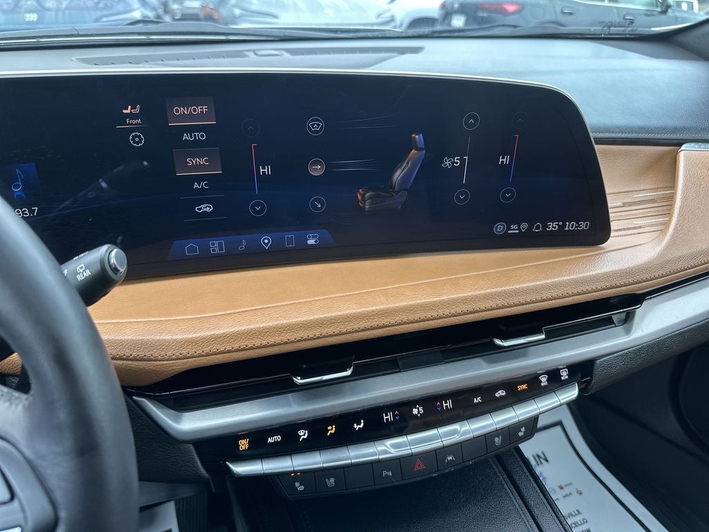 2024 Cadillac XT4 Premium Luxury