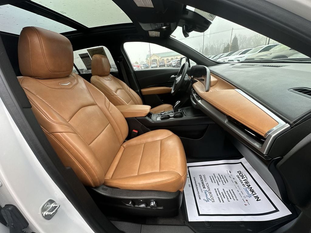 2024 Cadillac XT4 Premium Luxury