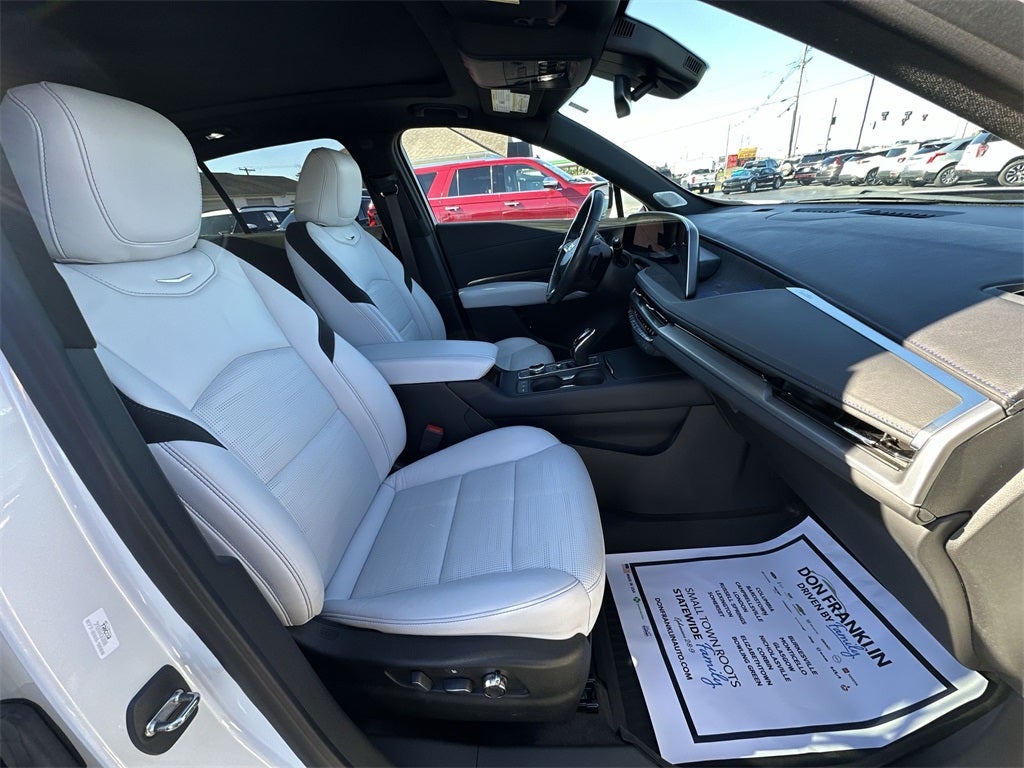 2024 Cadillac XT4 Sport