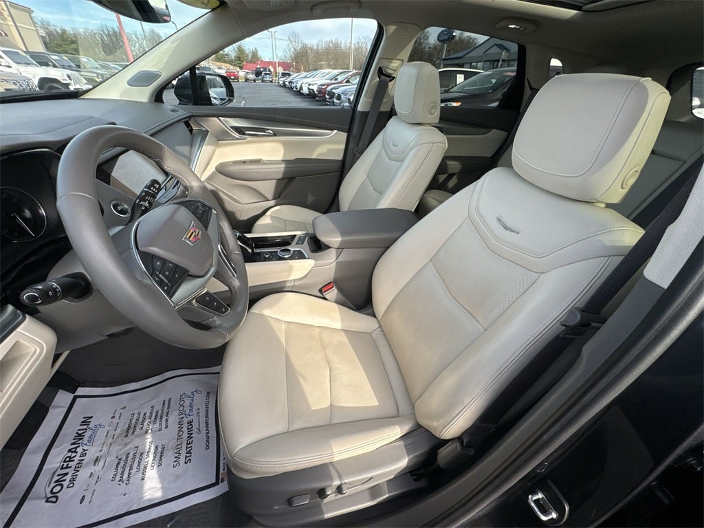 2022 Cadillac XT5 Premium Luxury