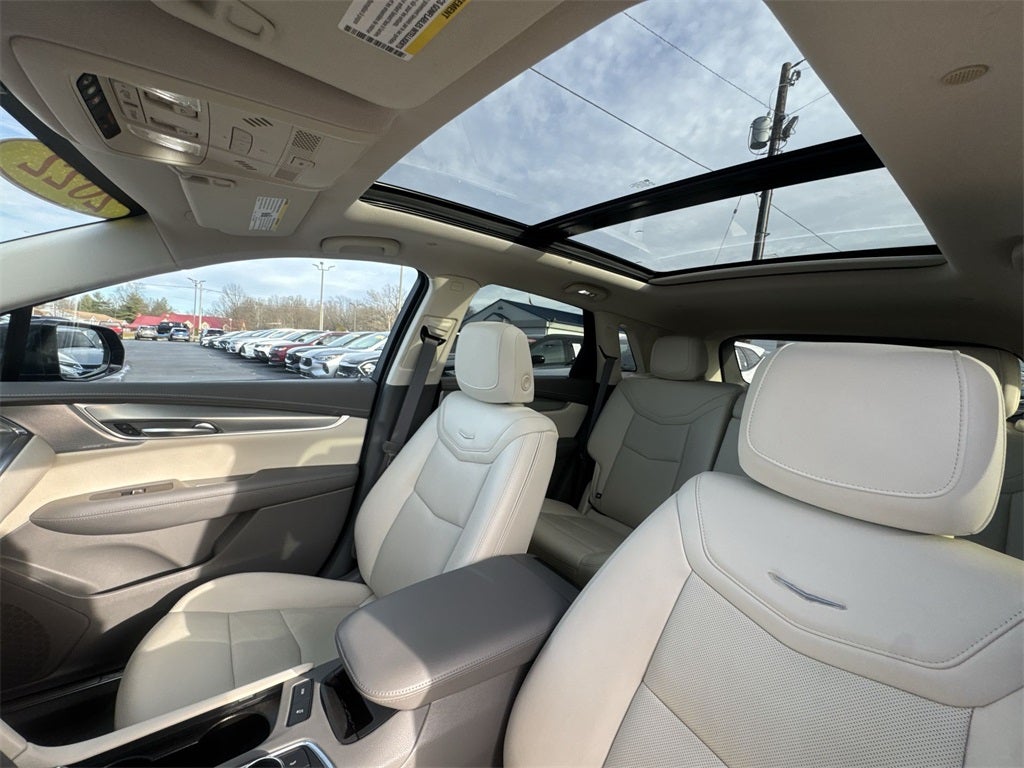 2022 Cadillac XT5 Premium Luxury