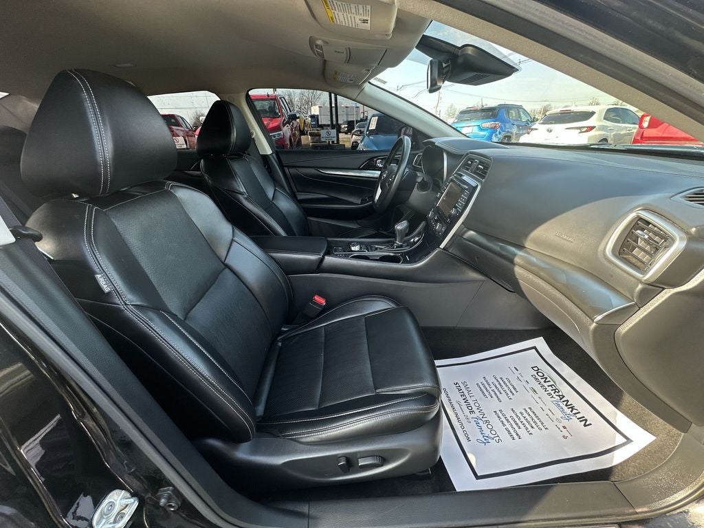 2023 Nissan Maxima SV