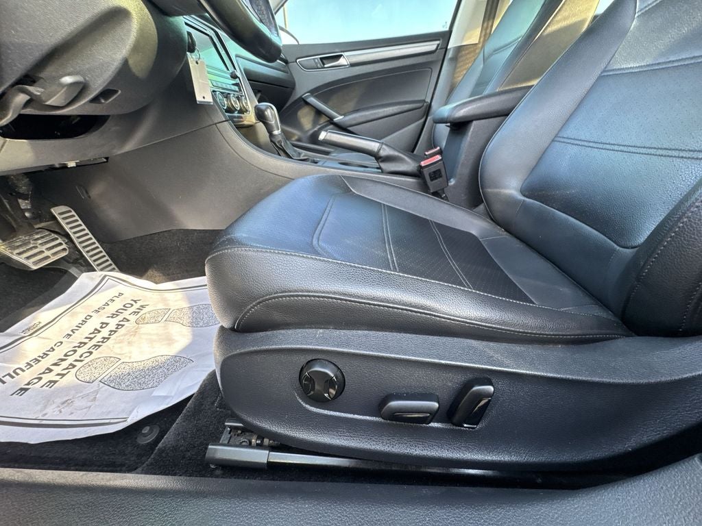 2017 Volkswagen Passat 1.8T R-Line