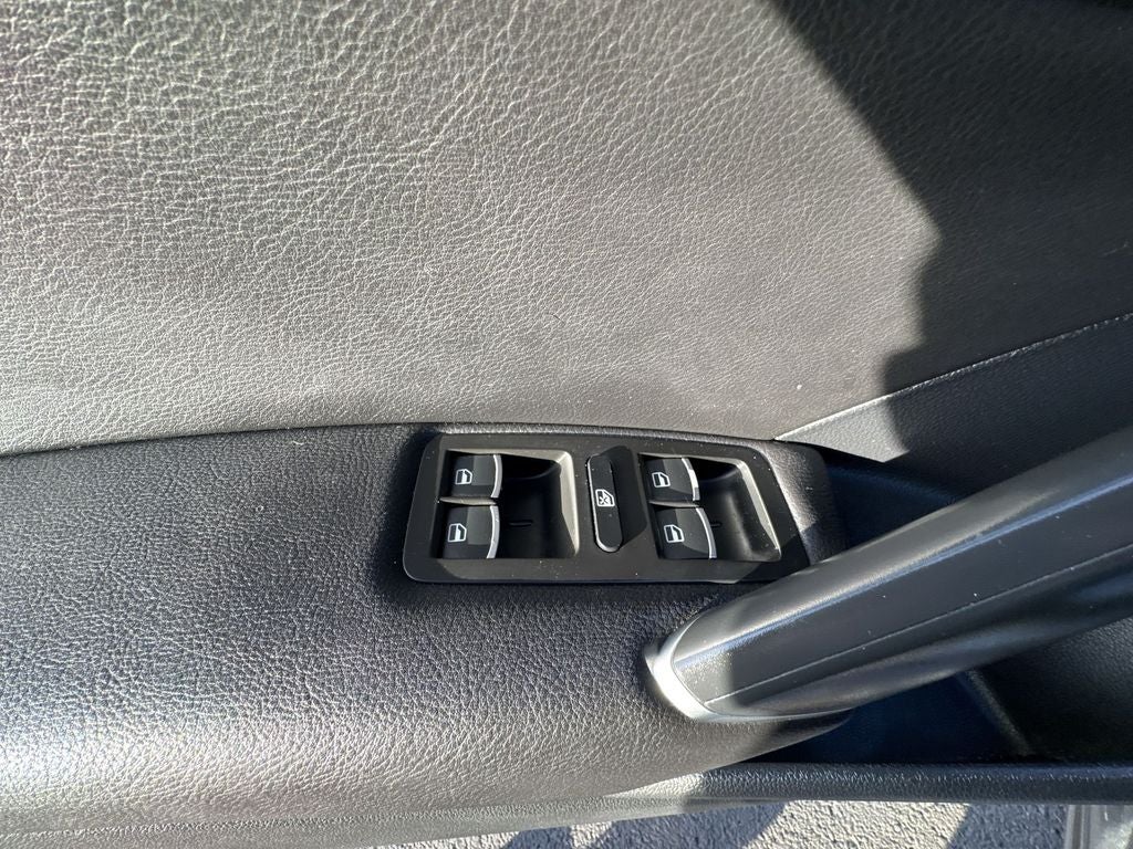 2017 Volkswagen Passat 1.8T R-Line