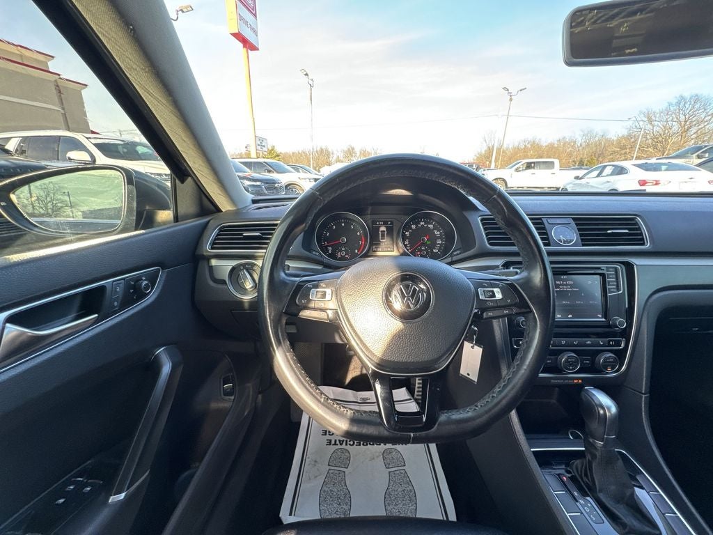 2017 Volkswagen Passat 1.8T R-Line