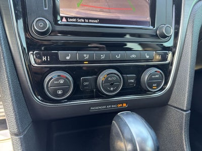 2017 Volkswagen Passat 1.8T R-Line