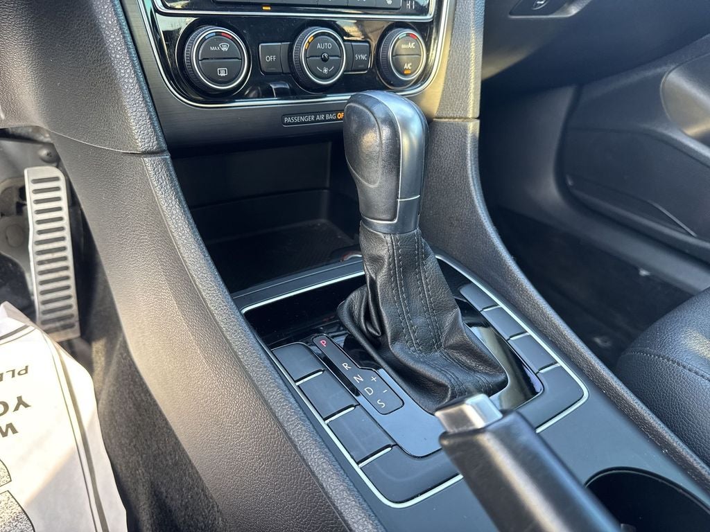 2017 Volkswagen Passat 1.8T R-Line
