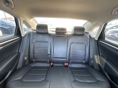 2017 Volkswagen Passat 1.8T R-Line