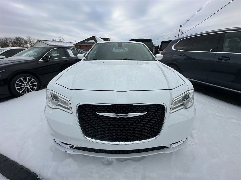 2019 Chrysler 300 Touring