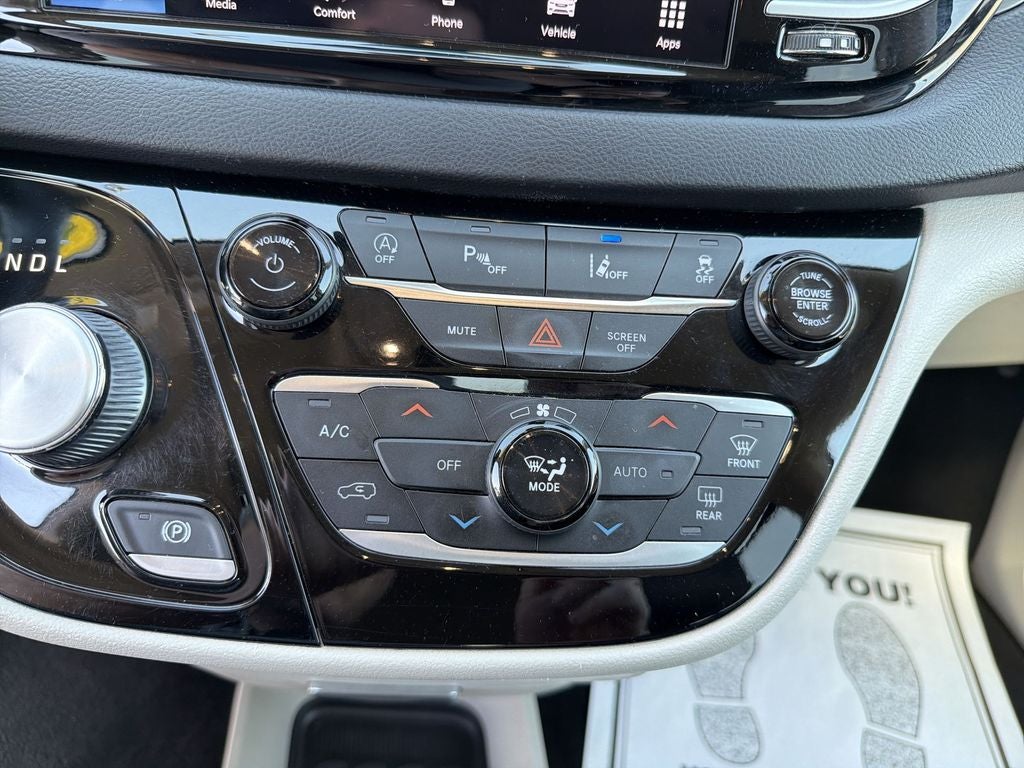 2022 Chrysler Pacifica Touring L