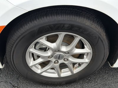 2025 Chrysler Voyager LX