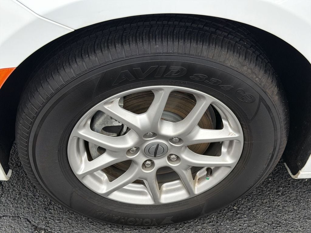 2025 Chrysler Voyager LX