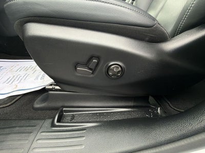 2025 Chrysler Voyager LX