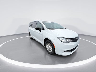 2025 Chrysler Voyager LX