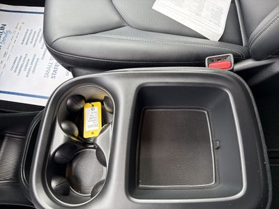 2025 Chrysler Voyager LX