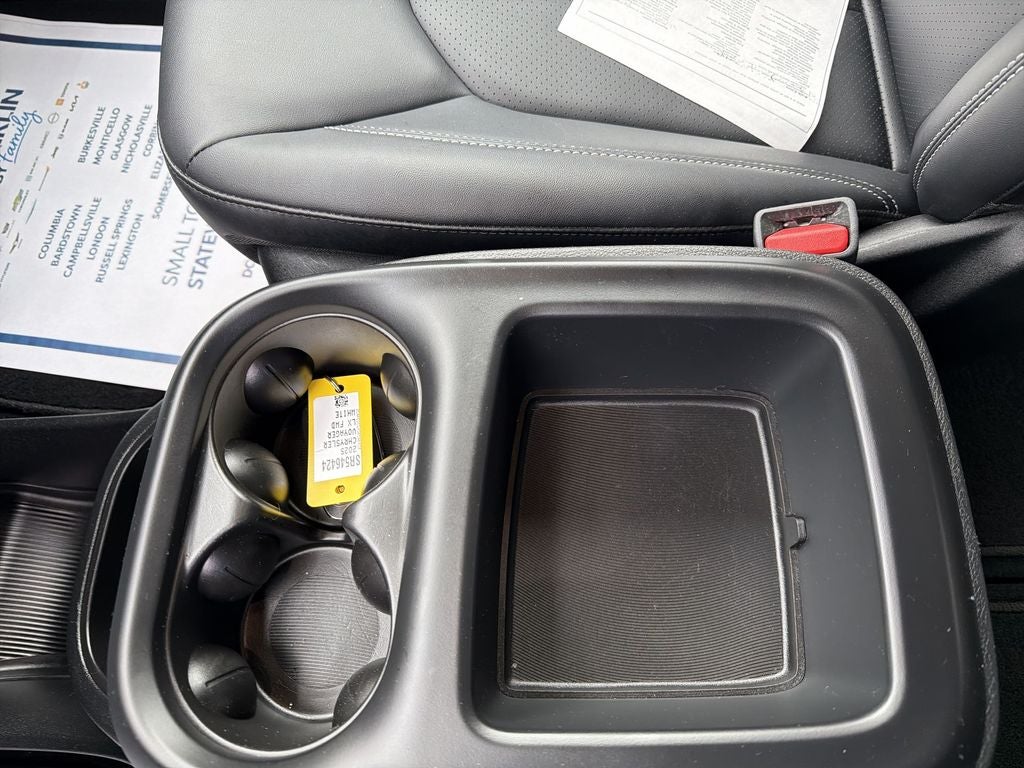 2025 Chrysler Voyager LX