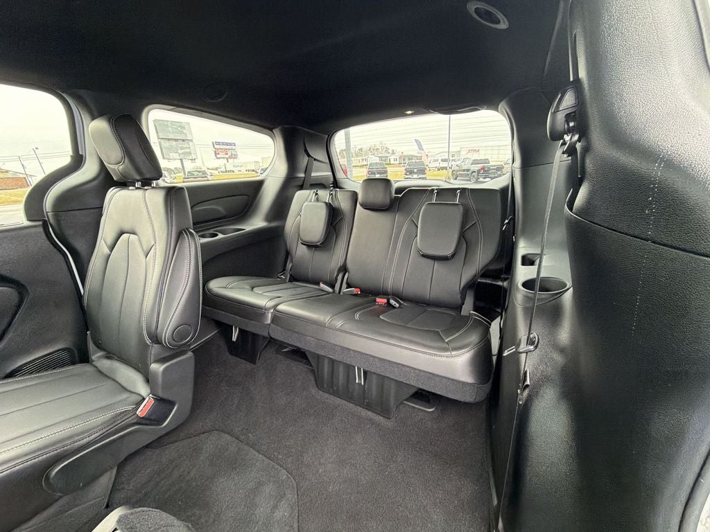 2025 Chrysler Voyager LX