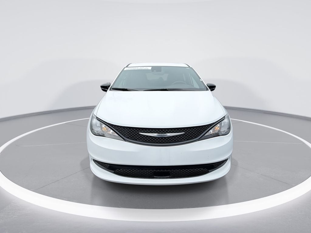 2025 Chrysler Voyager LX