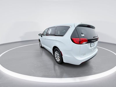 2025 Chrysler Voyager LX
