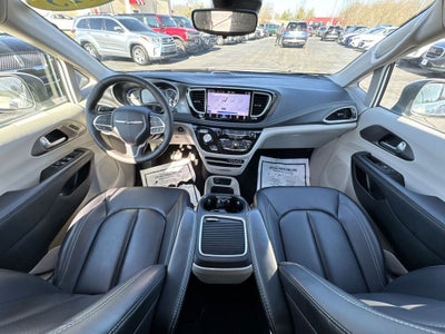 2023 Chrysler Pacifica Hybrid Touring L