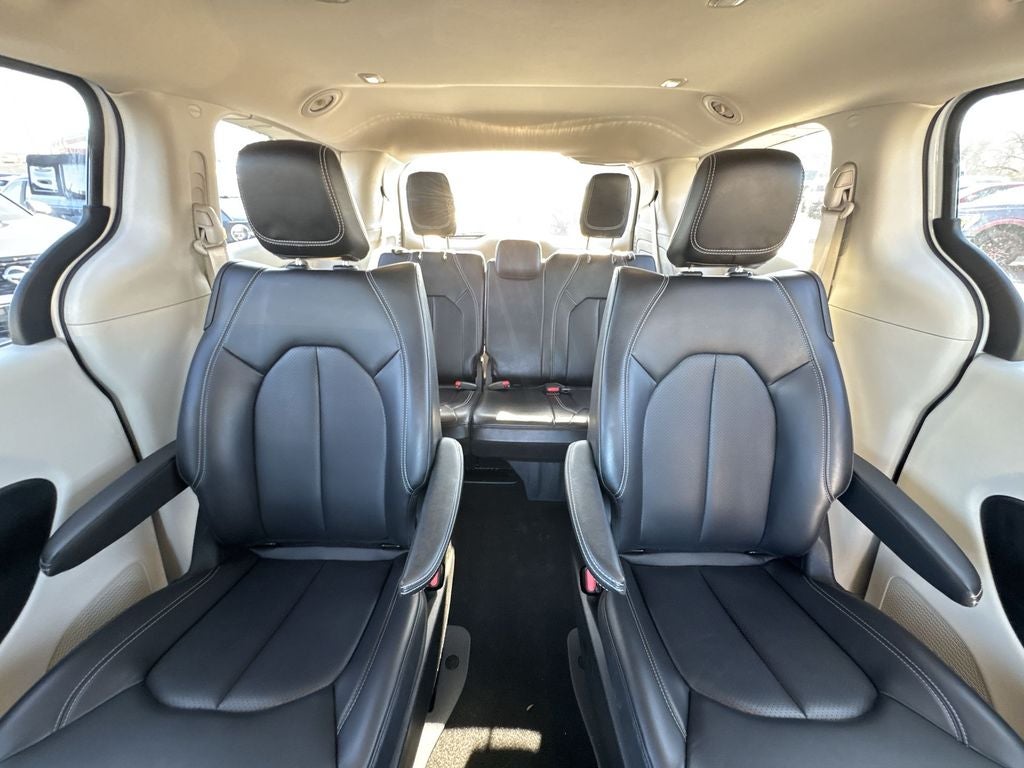 2023 Chrysler Pacifica Hybrid Touring L