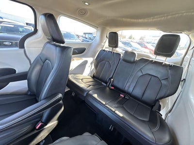 2023 Chrysler Pacifica Hybrid Touring L