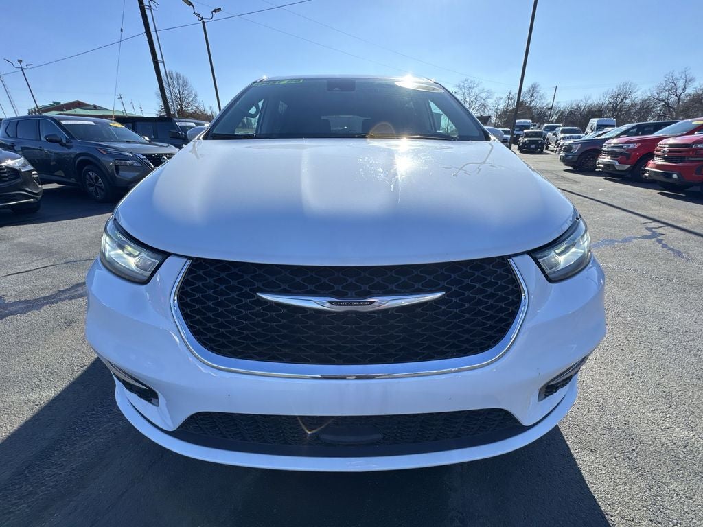 2023 Chrysler Pacifica Hybrid Touring L