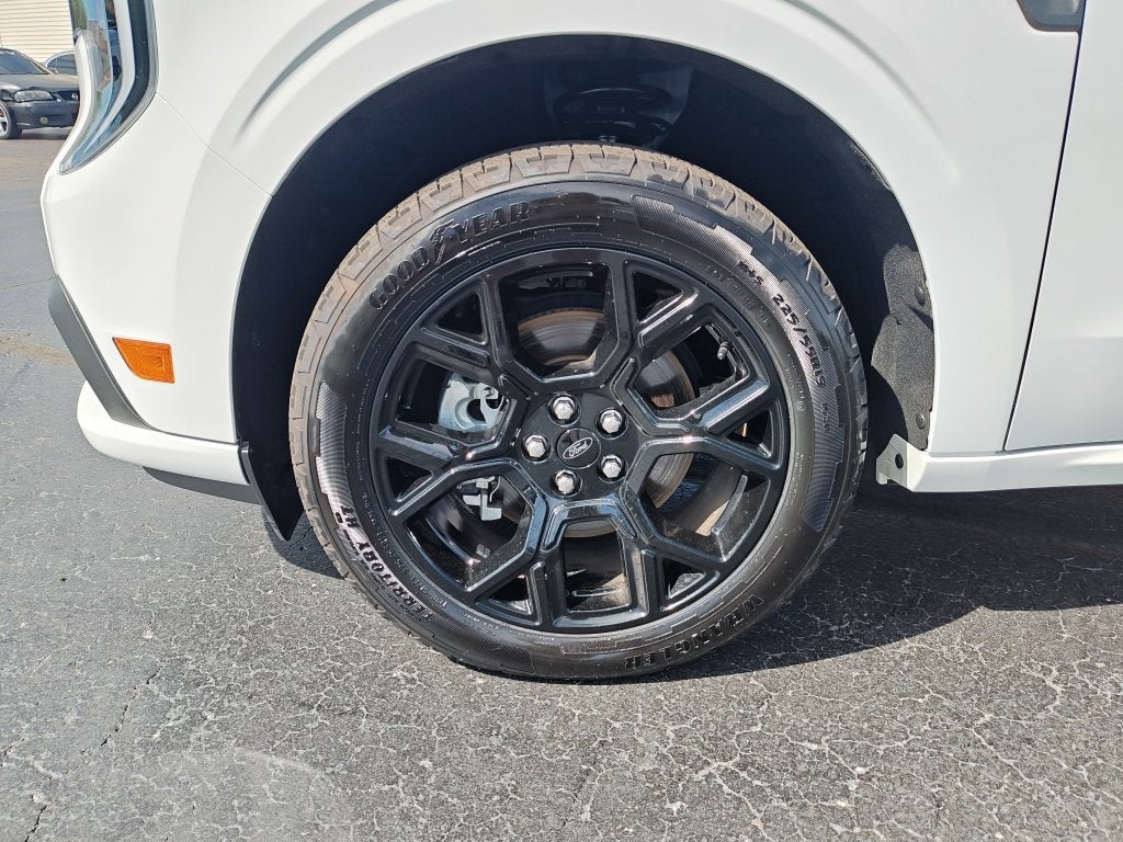2025 Ford Maverick Lobo Standard