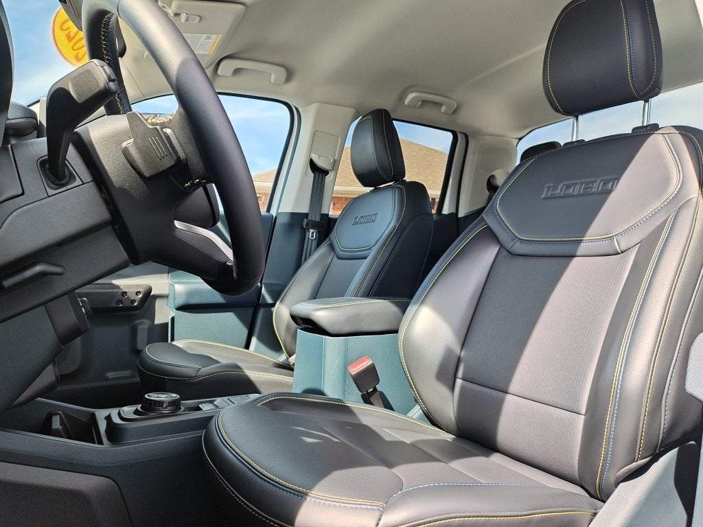 2025 Ford Maverick Lobo Standard