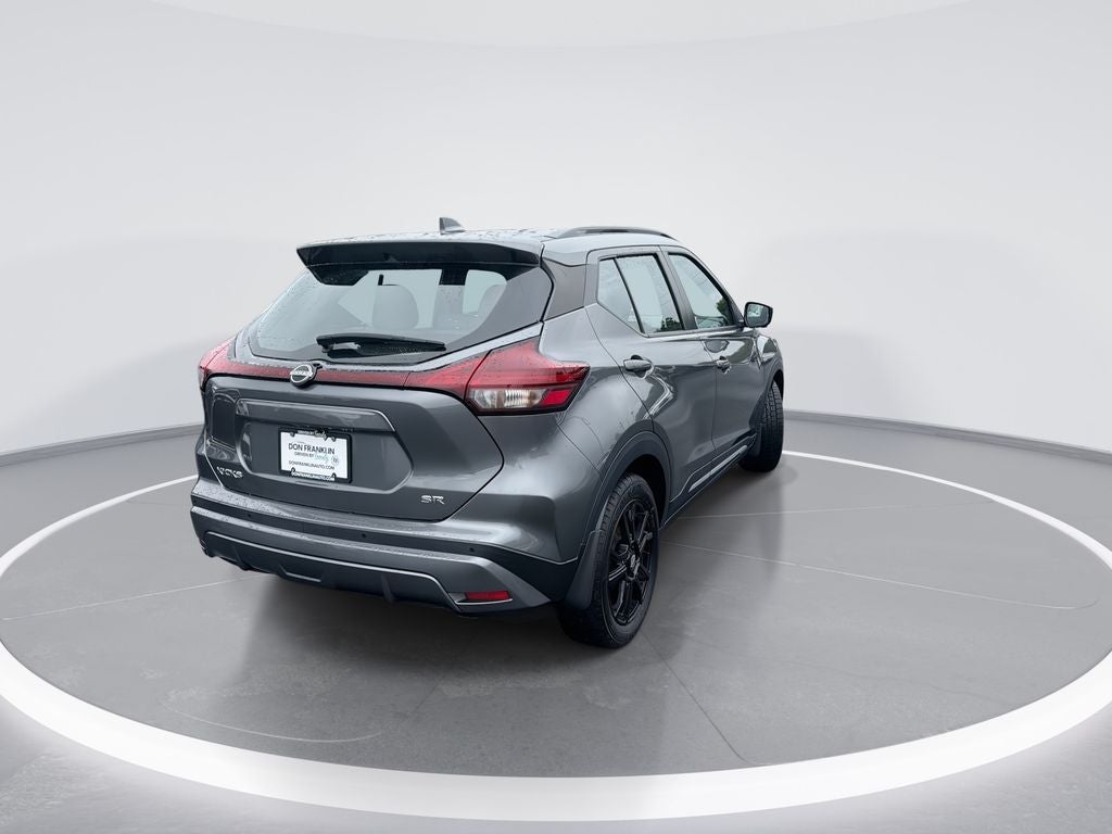2023 Nissan Kicks SR