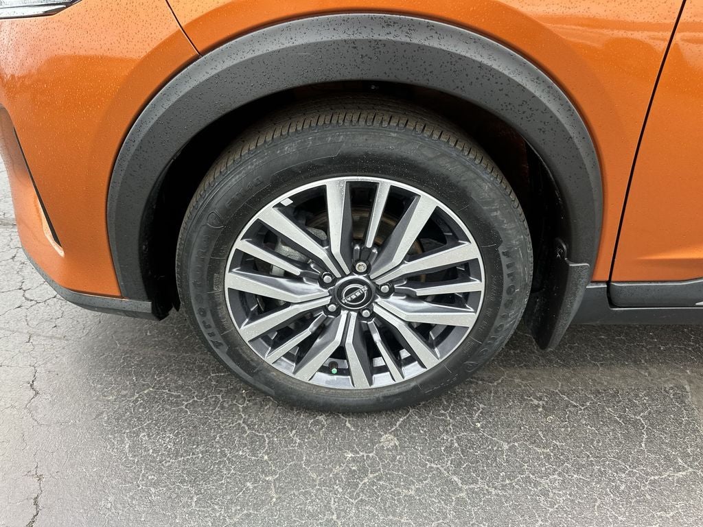 2023 Nissan Kicks SR