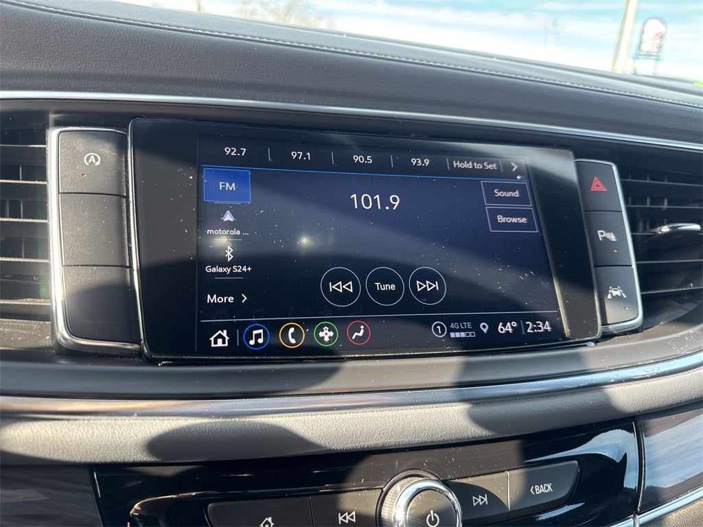 2023 Buick Enclave Essence