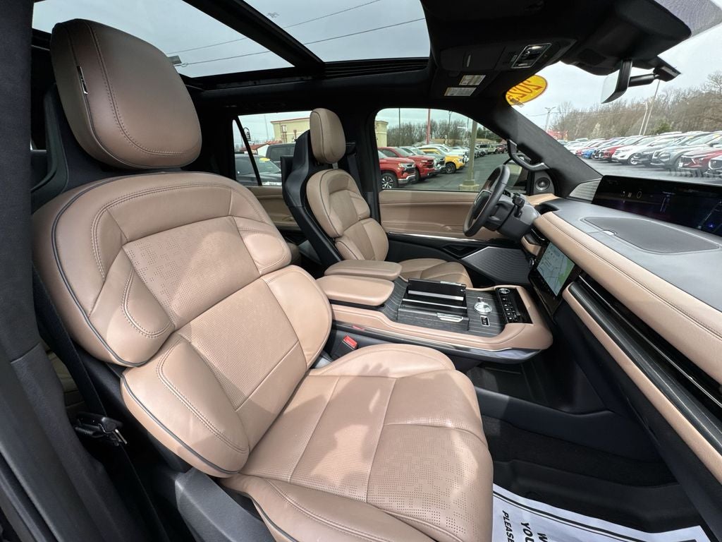 2025 Lincoln Navigator Black Label